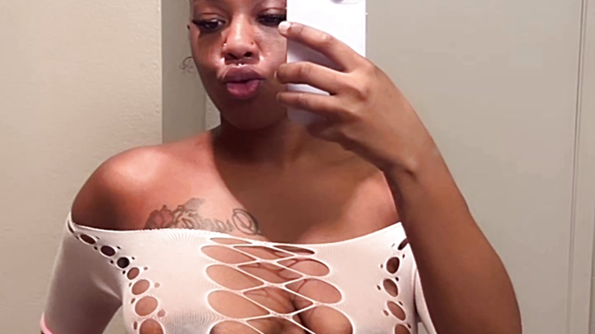 😘– ObsessedWNova kameramodell videója