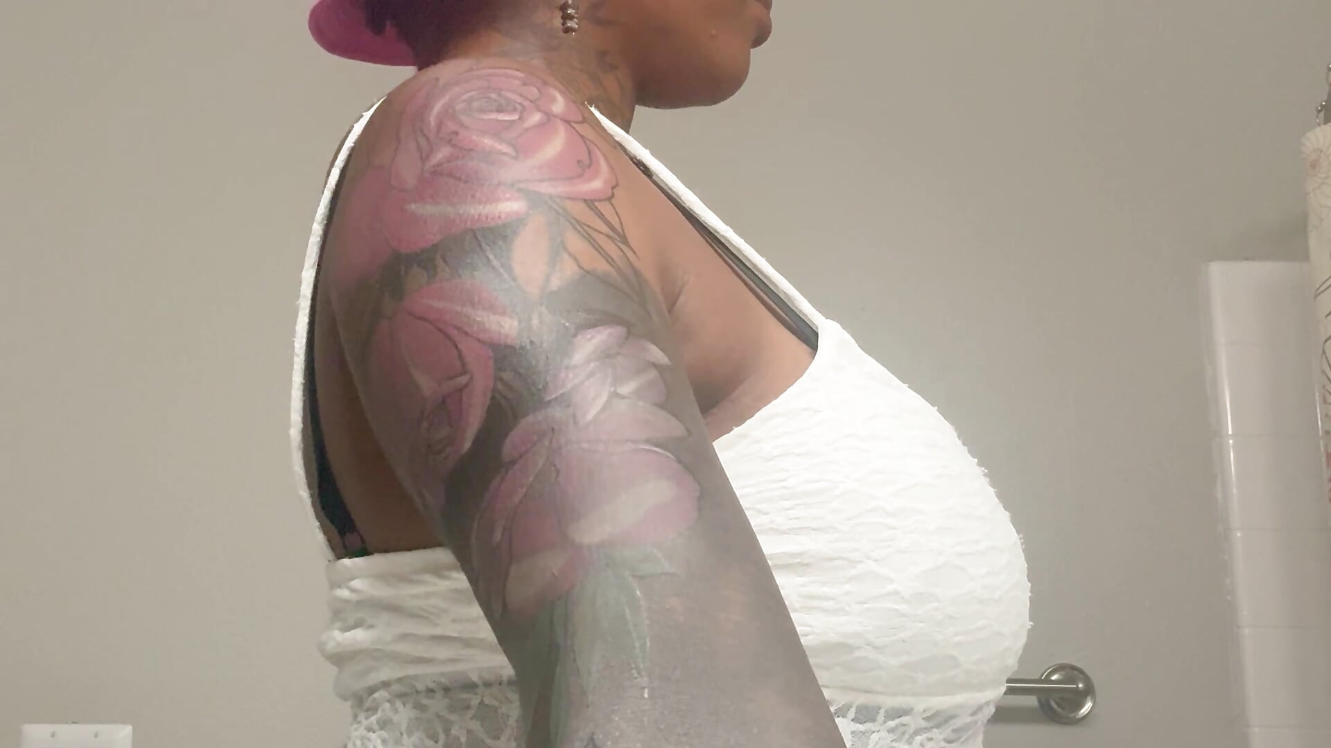 Floral Arm Sleeve - video di MistiSavannah modella di cam