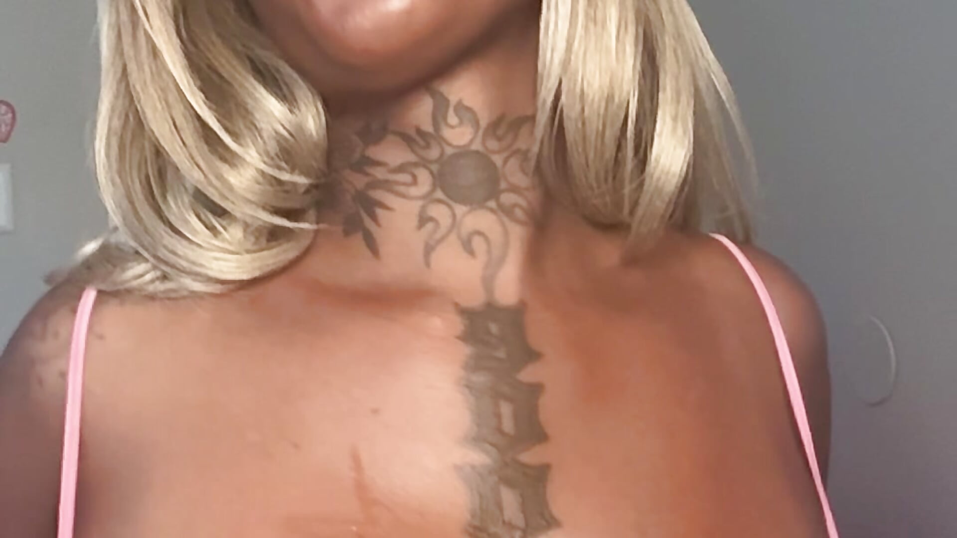 This is 4 my Spit Fetish Lovers - video di MistiSavannah modella di cam