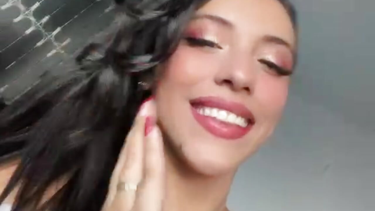 Tender looks and moments to live 😍 - Vídeo de Lexxi_gb, modelo de vídeos