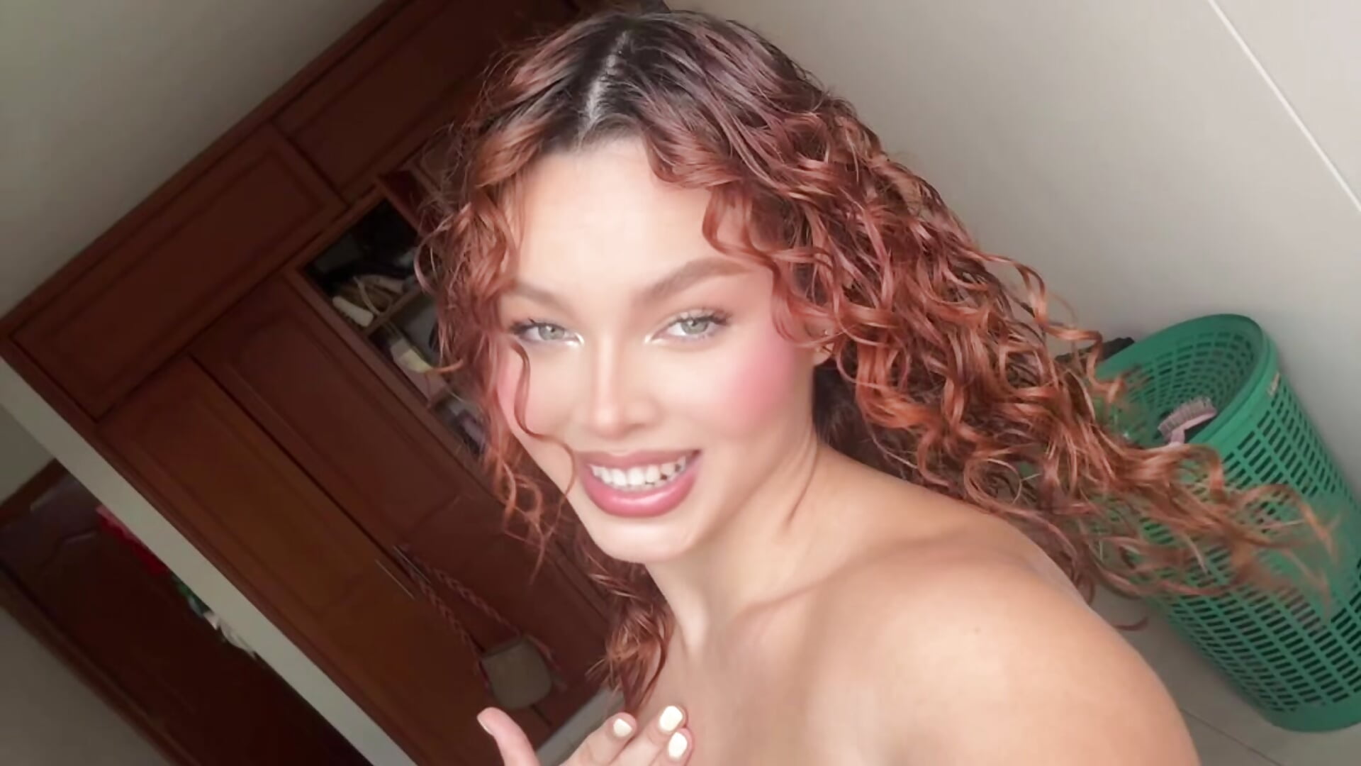 Bof - video di miacarrot modella di cam