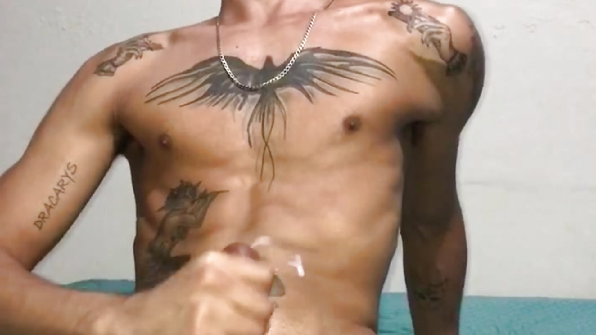 Aqui, cada segundo é uma provocação deliciosa… 🍓🔥 – video modela na kameri Dunot__