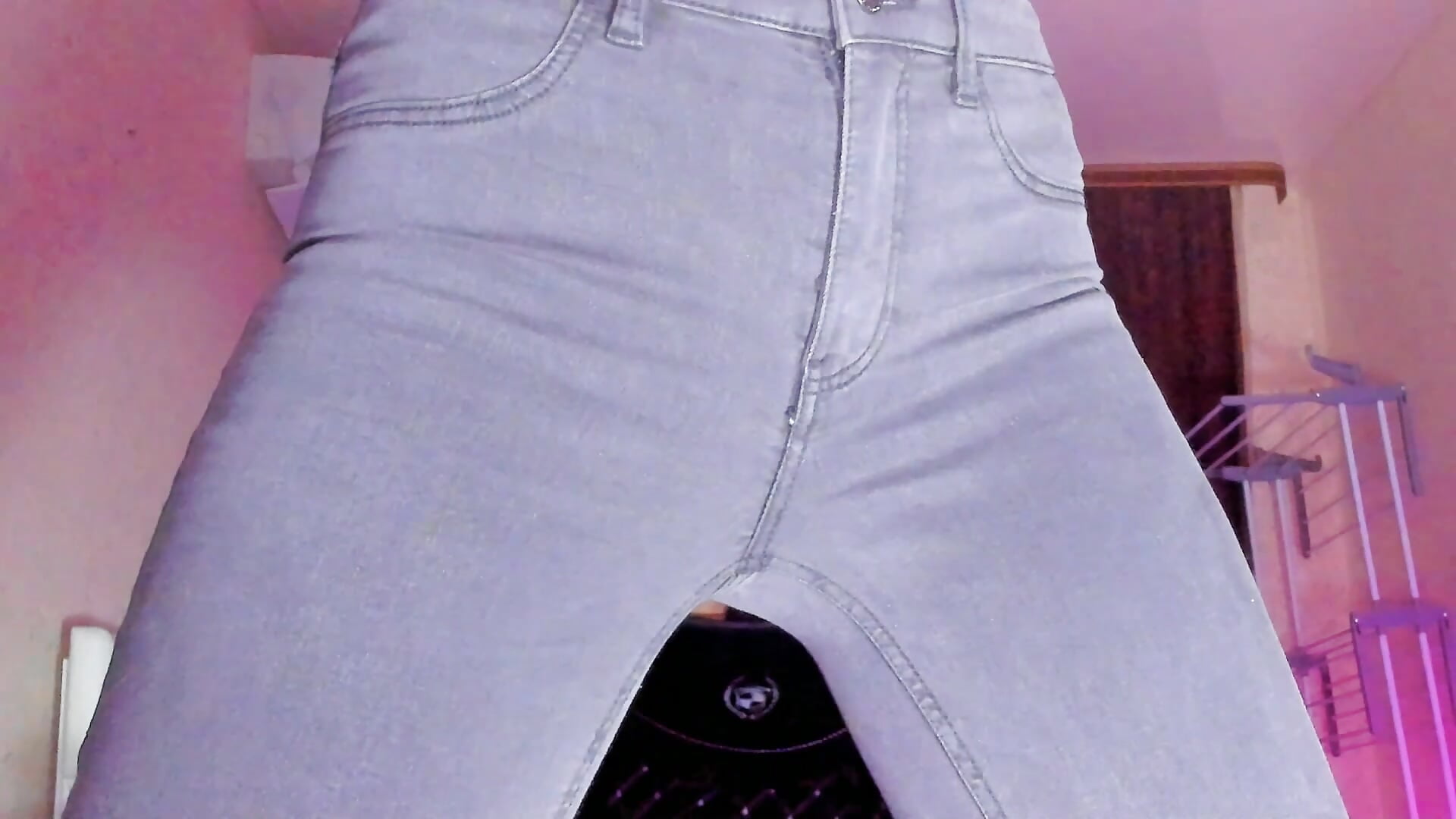 Squirt on grey jeans and panties - Cameltoe_squirt_inPants adlı kamera modelinin videosu