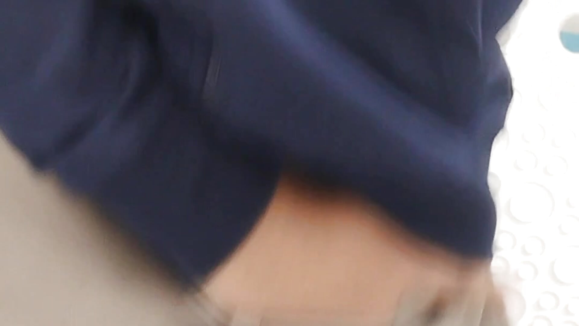 Naked Public Toilet - video by COme8989 cam model