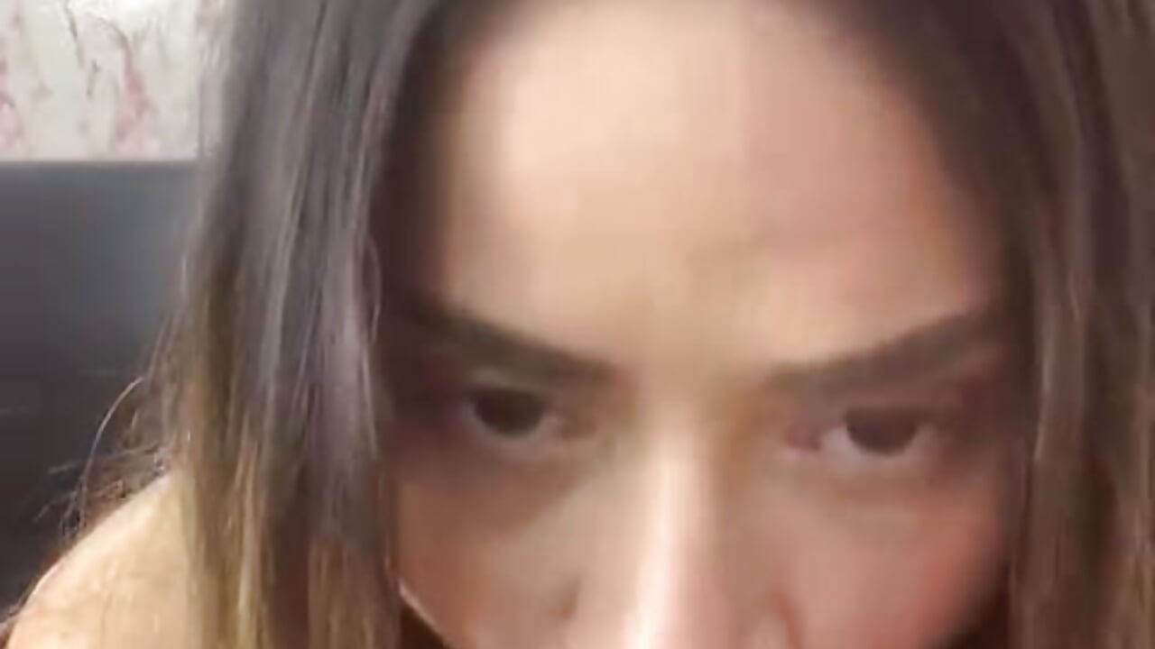 Let me make you lose control with my deepthroat 😏🔥 – видео вебкам-модели Emily_Whinfre