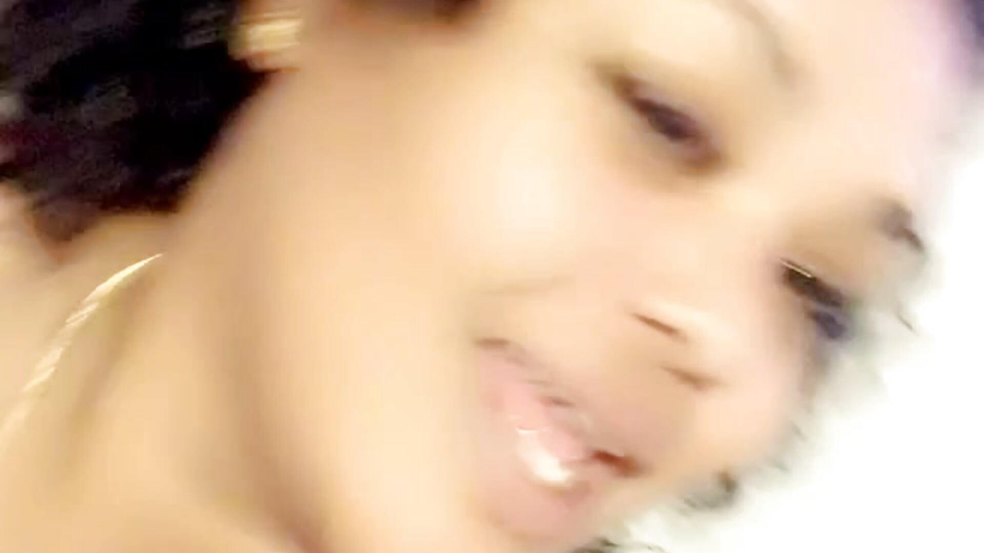 Meeks😘 - video by OnlyOneMeeks cam model