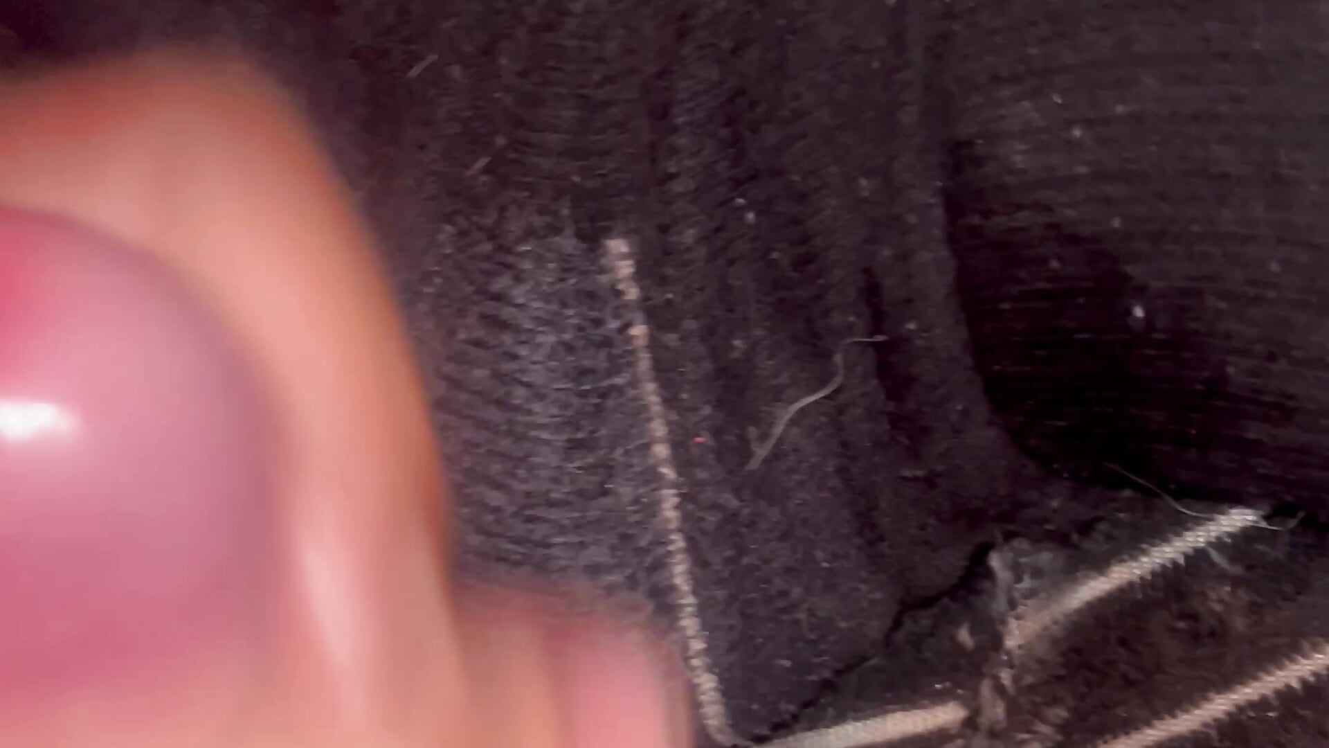 Ejac sur les chaussettes - video by Maximoousse cam model