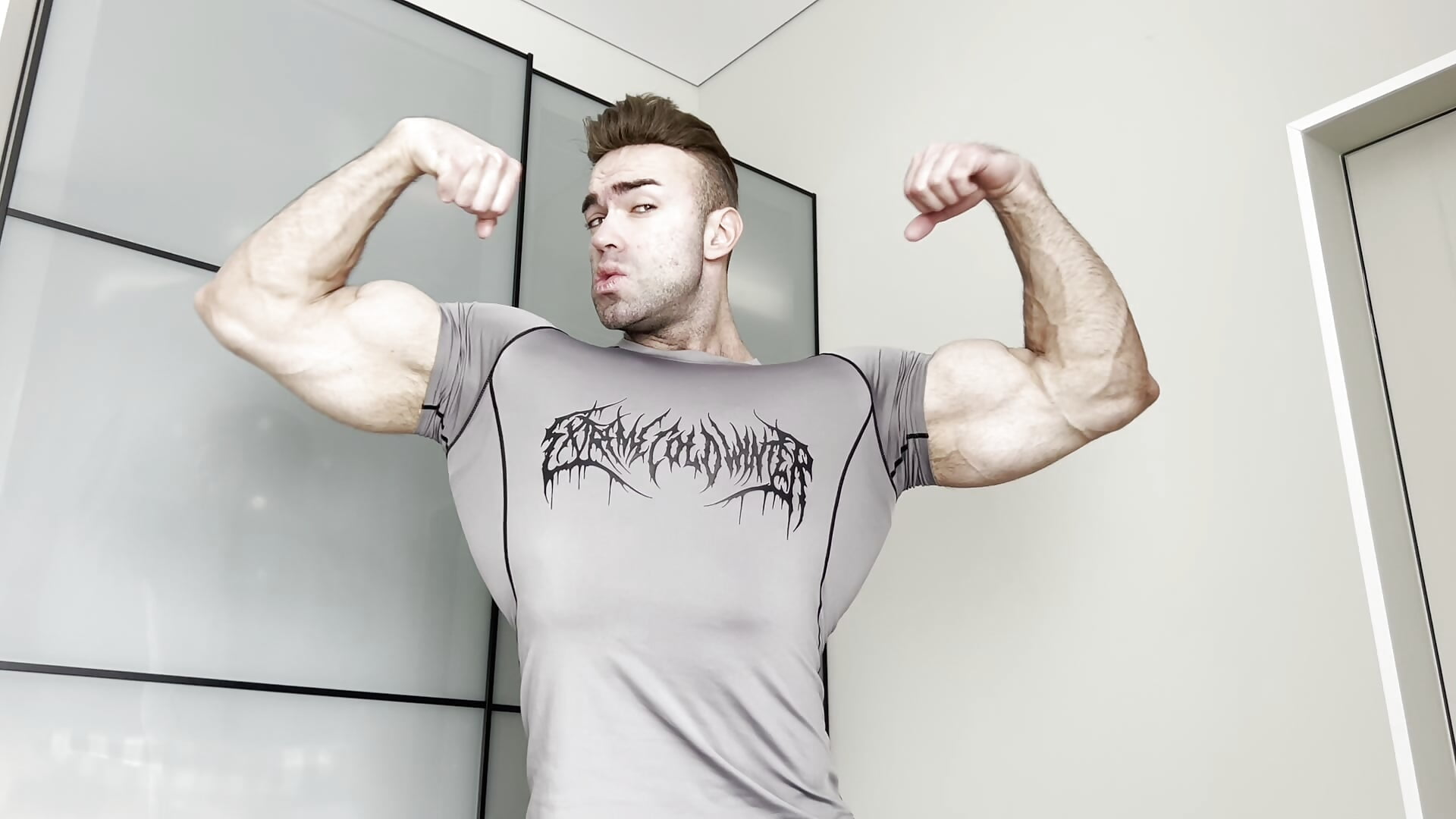 Amazing Workout HAIRY FLEXING CUMSHOW