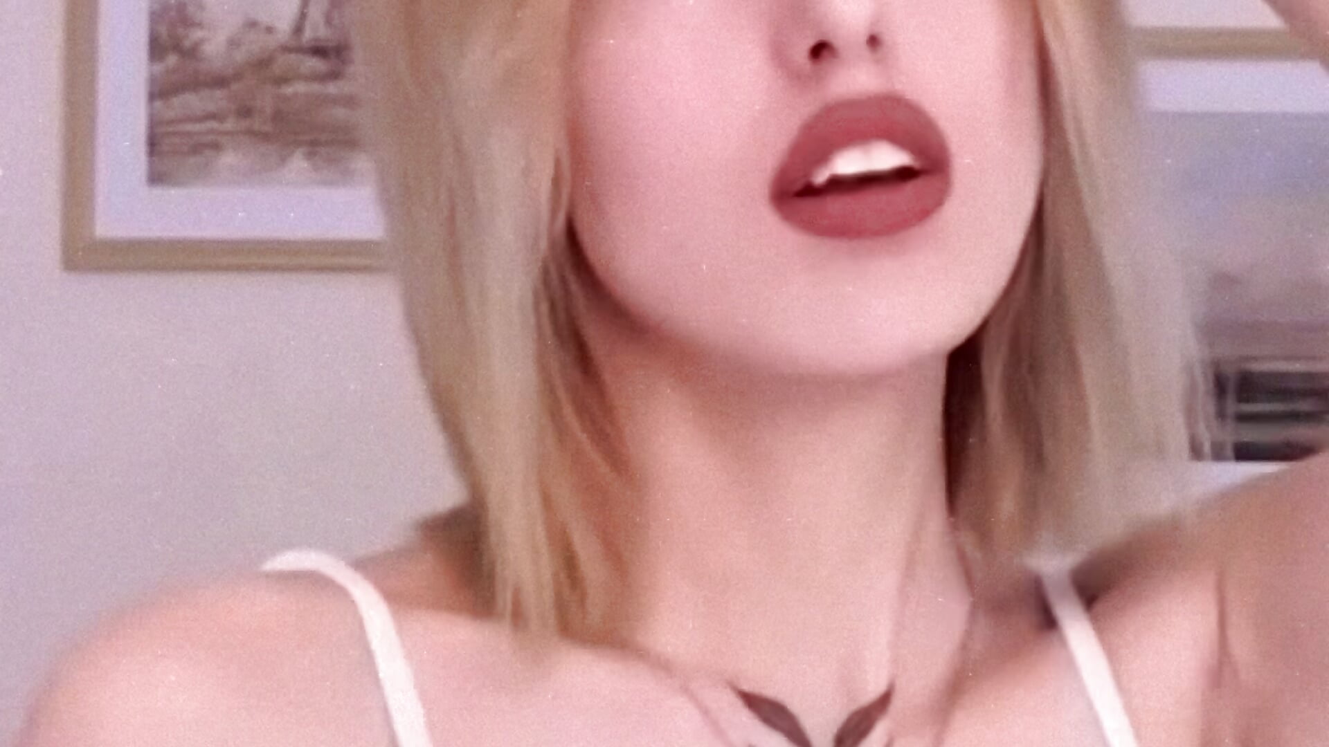 Do you love me? 🍓 - Video von Sonia_Jones Cam-Model