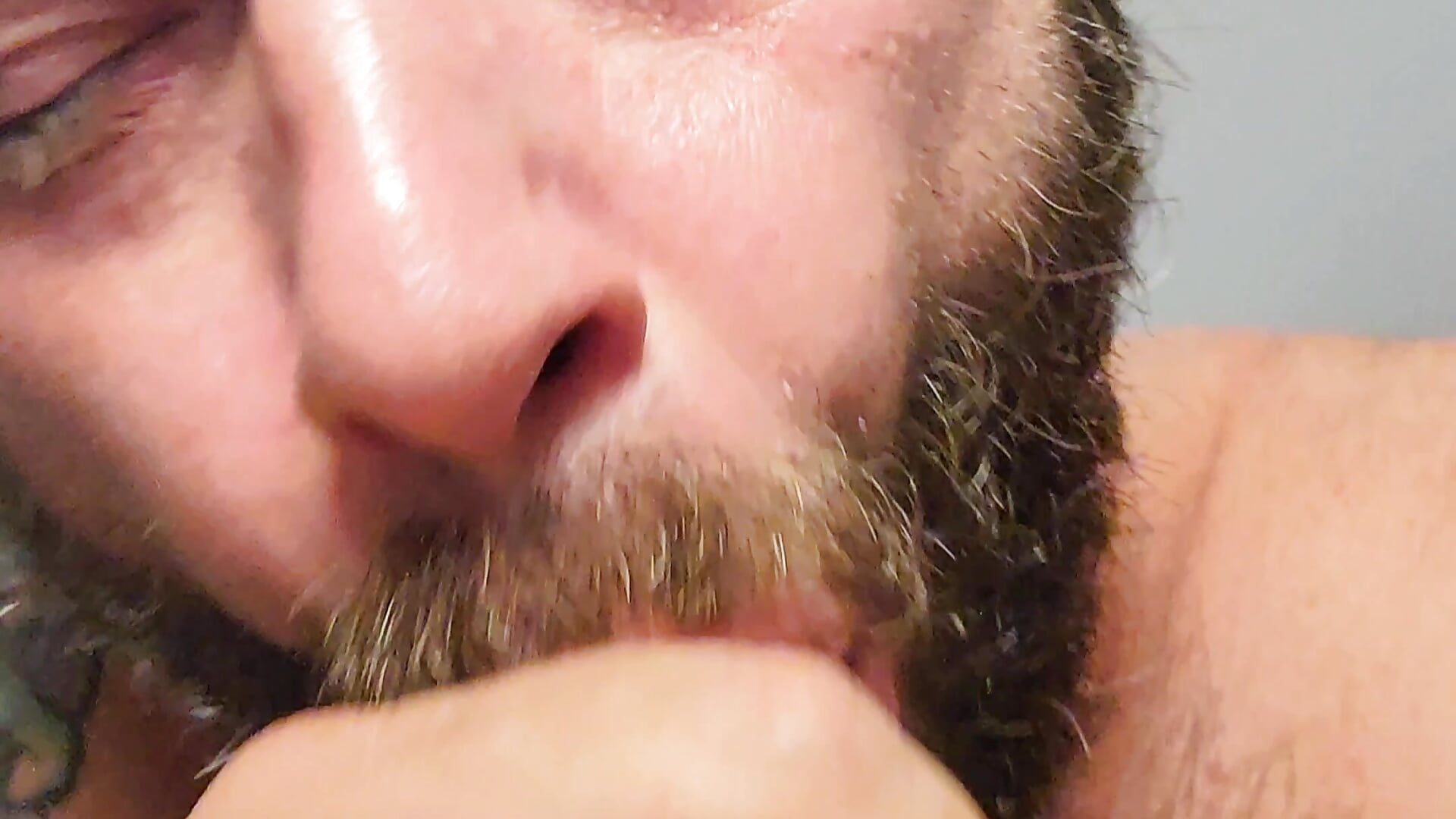 Sucking ATM - video by Chiligrande6969 cam model