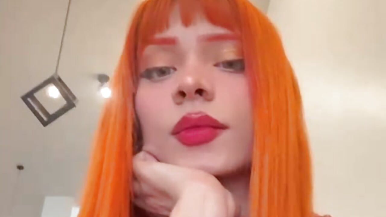 kissesss, I'll be online soon... I'll wait for you.  💋💋 - Vídeo de skinnyoranges, modelo de vídeos