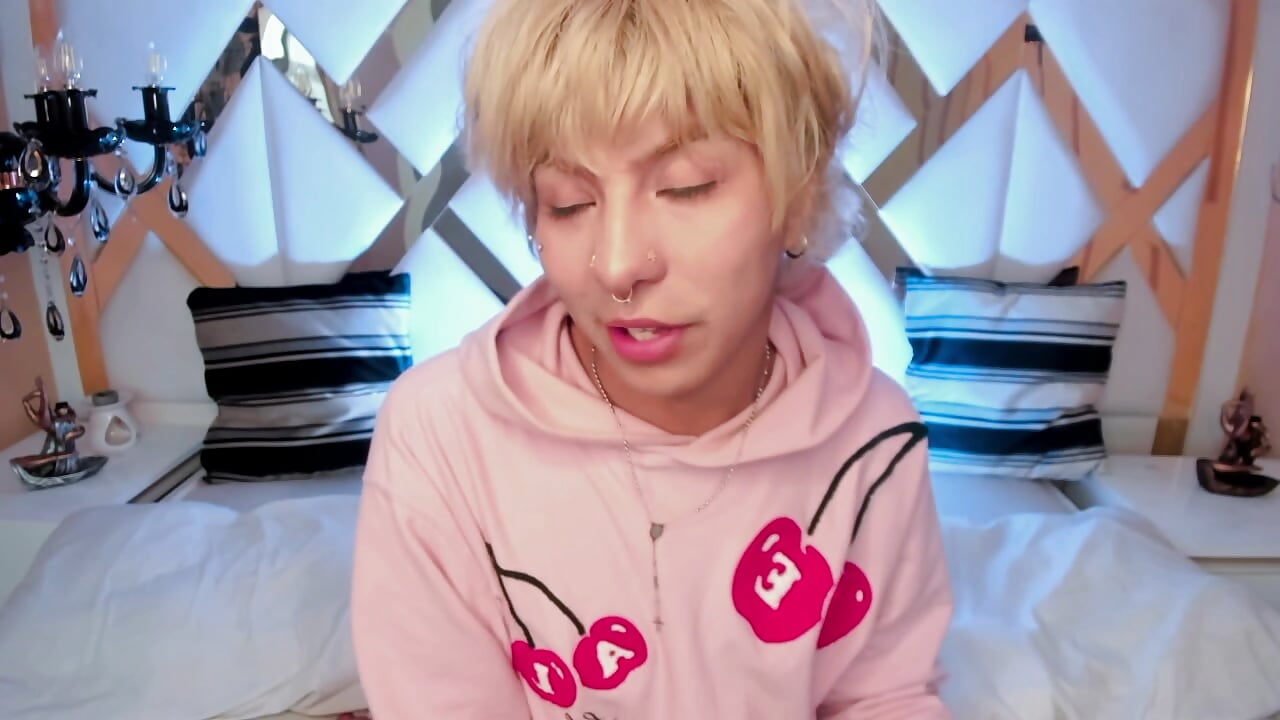 xoxo - video by OliIverr22 cam model