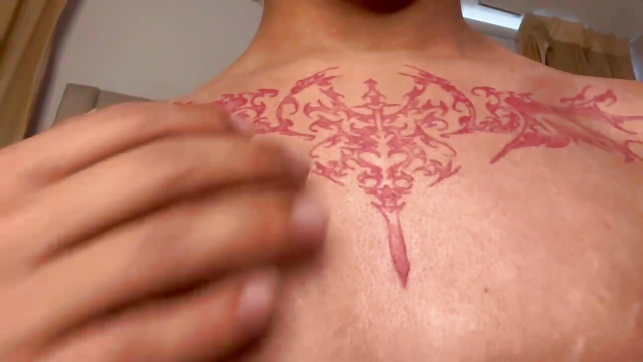 do you like my tatoo?? - vidéo du modèle de showcams OliIverr22