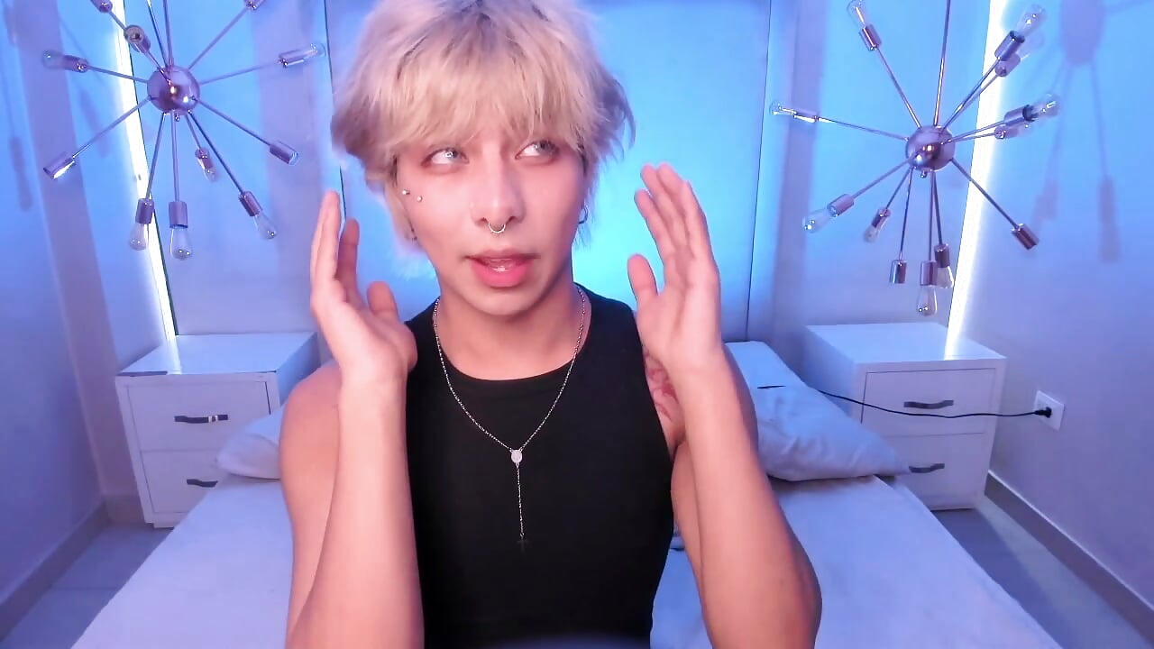 kiss kiss - відео від вебкаммоделі OliIverr22