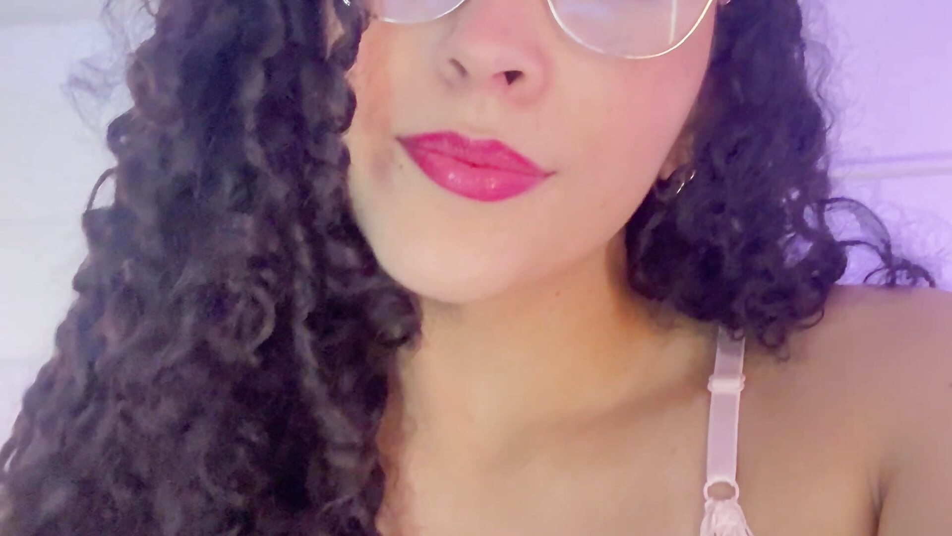 ❤️✨ – video modela na kameri alehia_cute