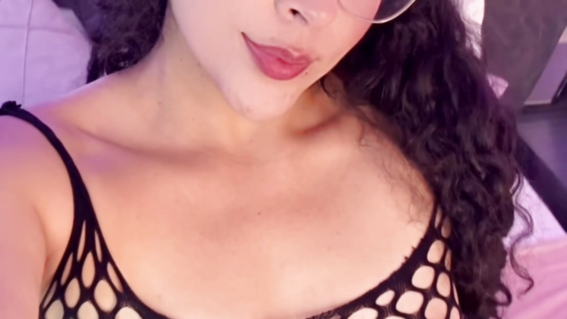 CE6B0DF3-2986-4D39-BD35-E7E03229EA4F - vídeo de la modelo de cam alehia_cute