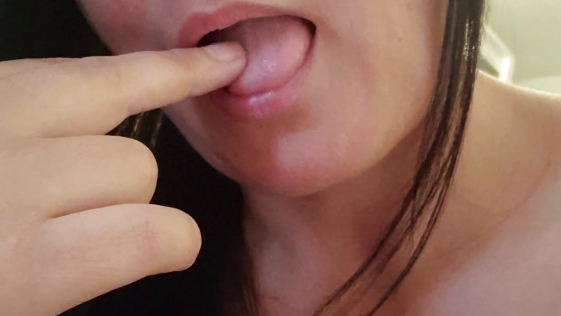 Finger sucking - RachVanXX adlı kamera modelinin videosu