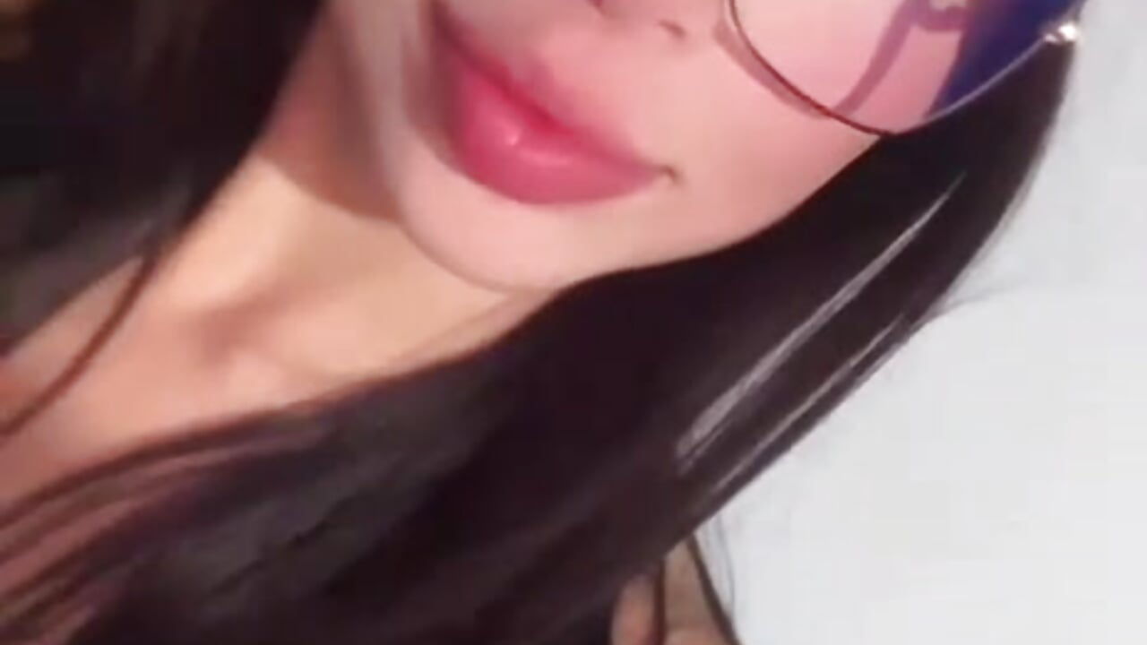 f1275926-1a43-4036-882c-ce0fa630deda - video by Maddy_Piink cam model