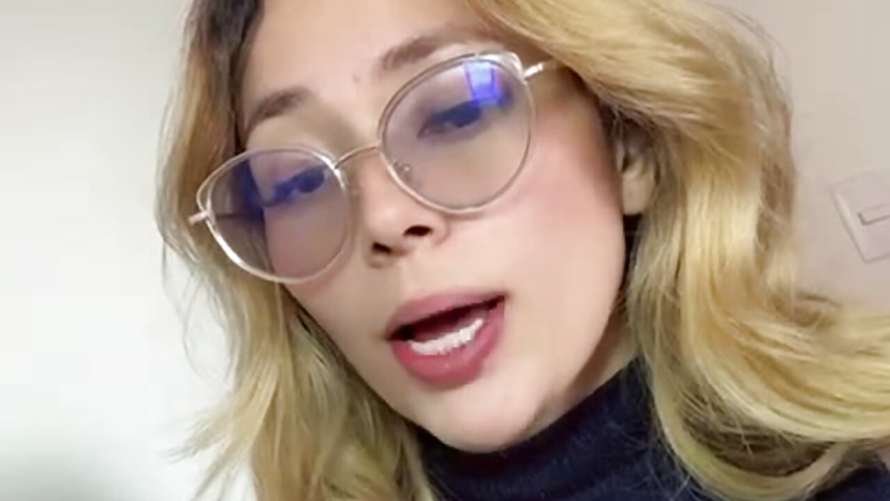 your favorite singer - video by LanaMills_ cam model