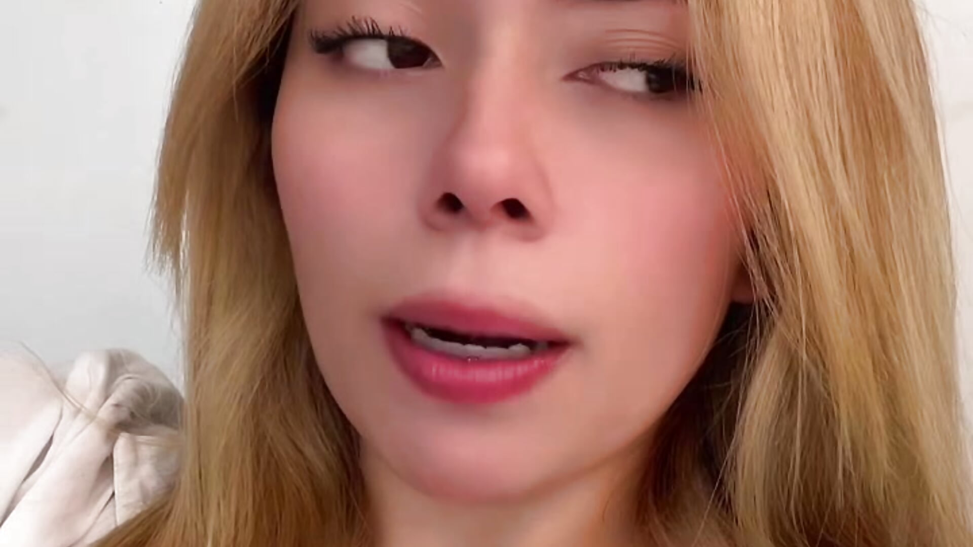 Crazy 🫣❤️‍🔥 - video by LanaMills_ cam model