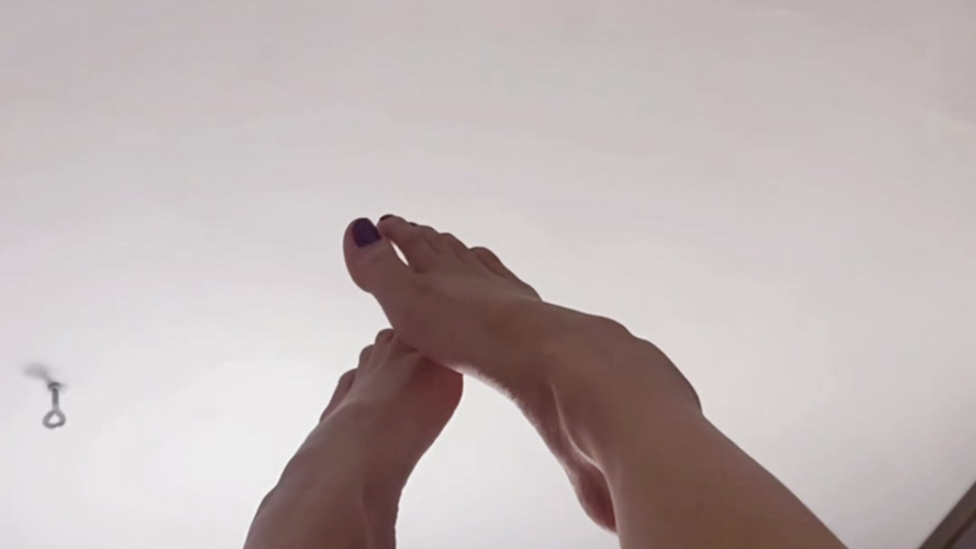 Feetjob??🫣 - فيديو من ImEmily444 موديل الكام