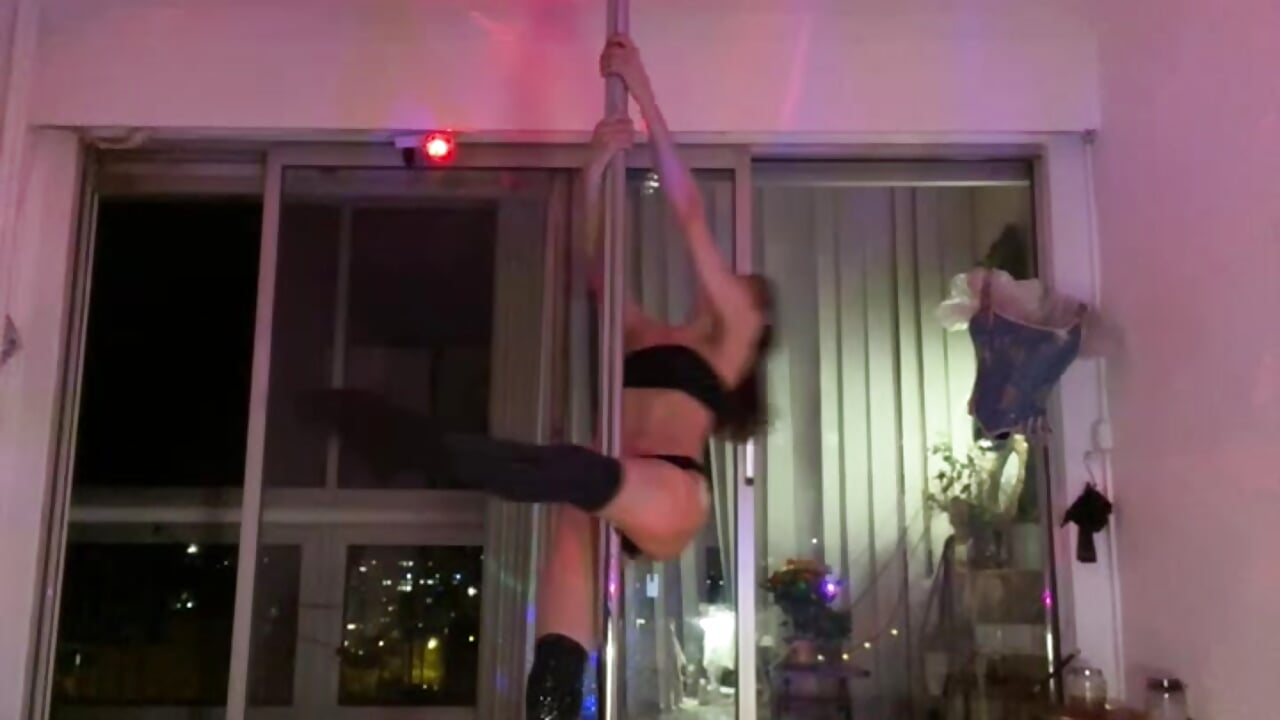 [8 May un peu de pôledancer - Video von Chris06d22@xh Cam-Model