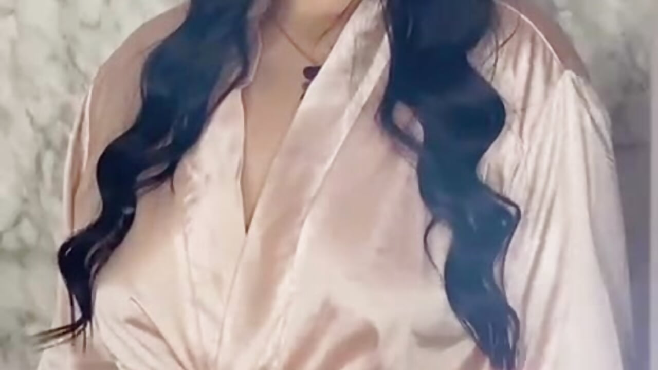 come on to play - video by nath_evanss cam model