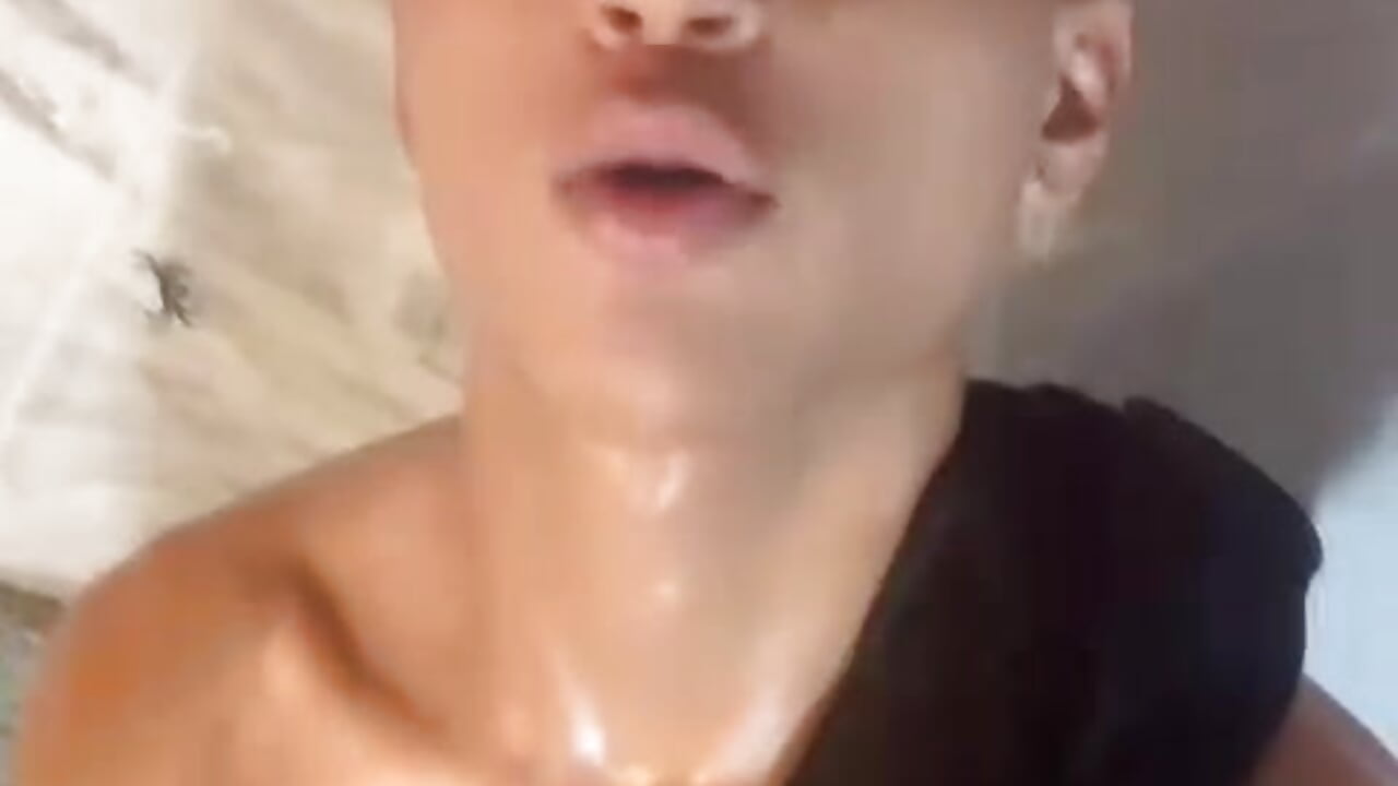 WhatsApp Video 2025-10-31 at 7,32,37 PM - video by Daddy_Darcks cam model