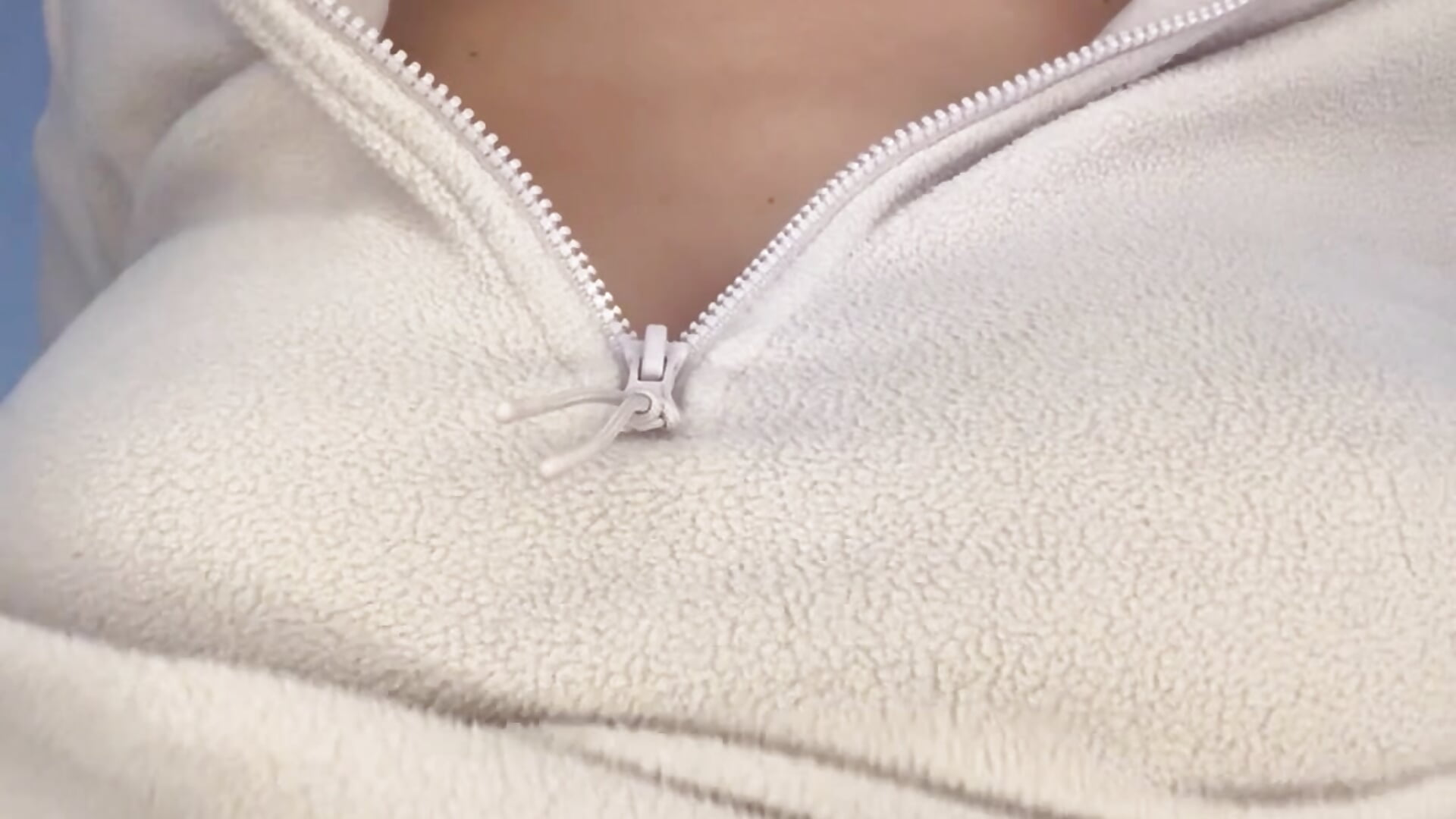 A little sneak peek 👀 - video by KandyCosse cam model