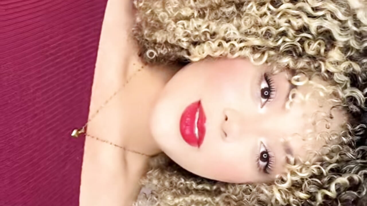 v1c044g50000d5k2lknog65u773ujji0 - วิดีโอโดย isajonnes18 โมเดลแคม