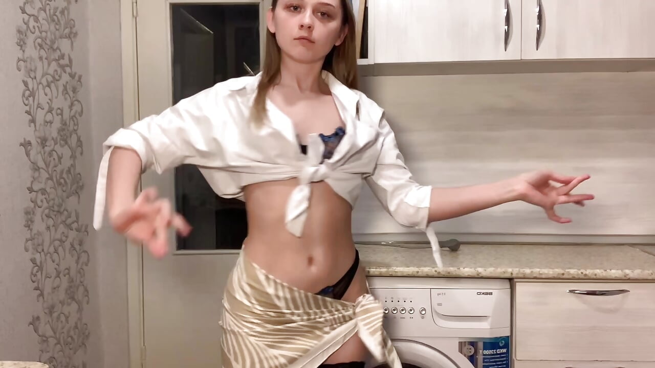 My belly dance - video by Smoke_mama cam model
