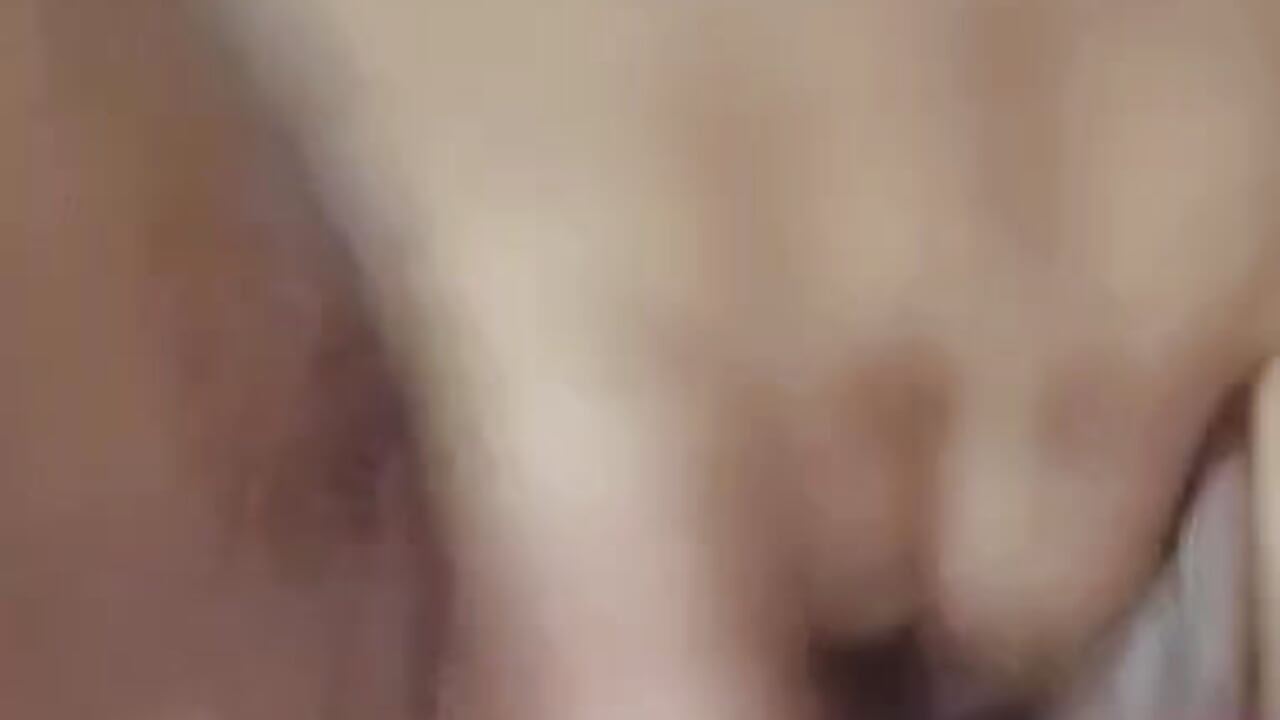 O tesão foi tanto que gozei 2x e teve squirting para todo lado 😈🙈💦－カメラキャストのRuivaGiMisteriosaの動画