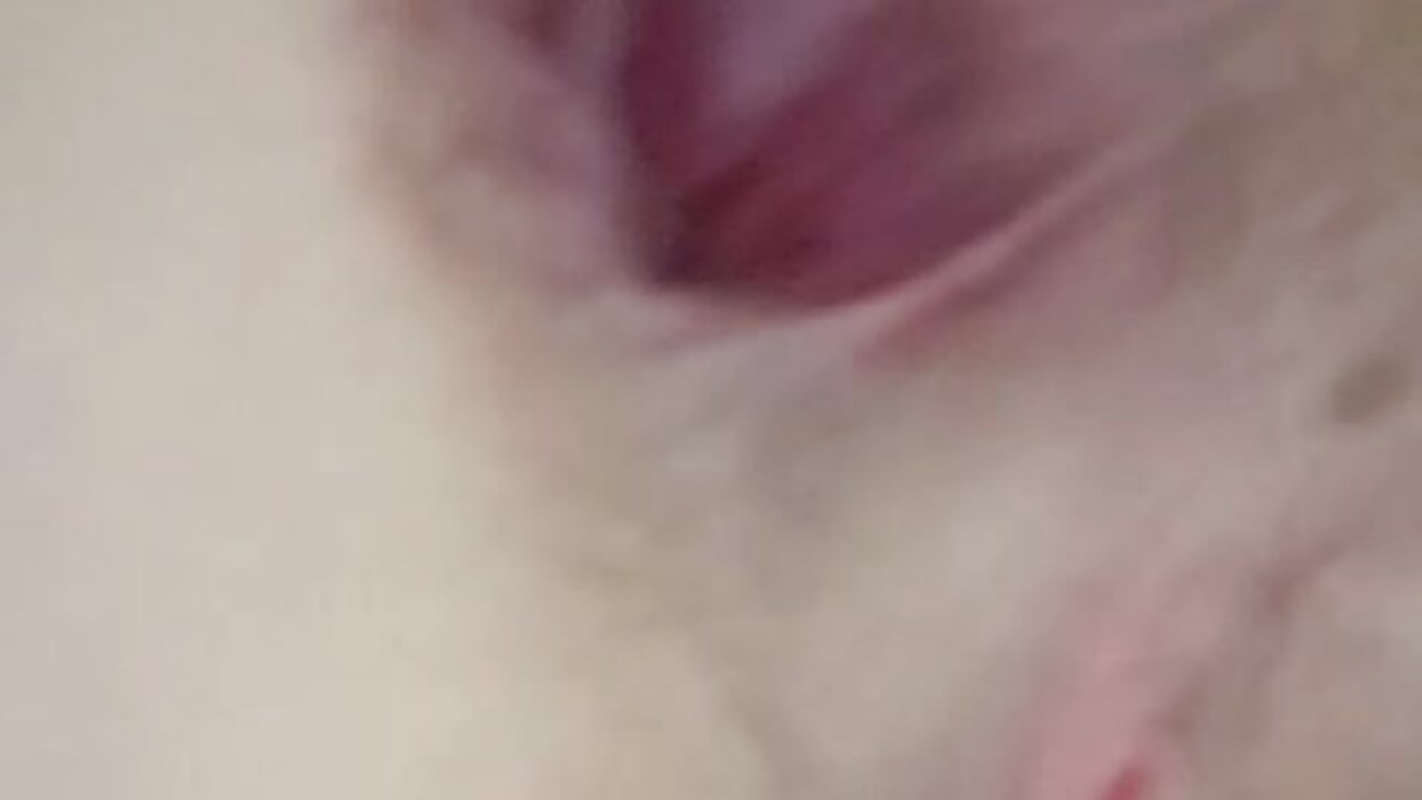 Gode dans le cul + anus bien dilaté (partie 3 )