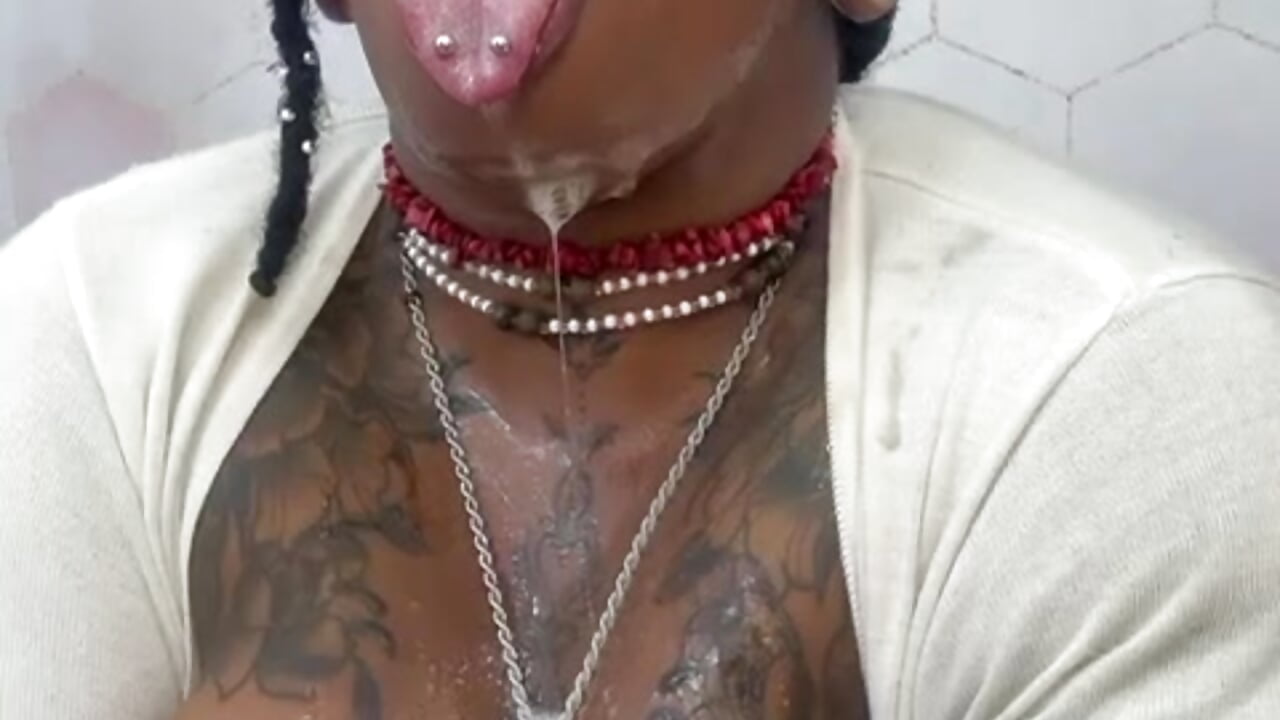 My mouth wants to feel the hot milk 💦🥵🍆