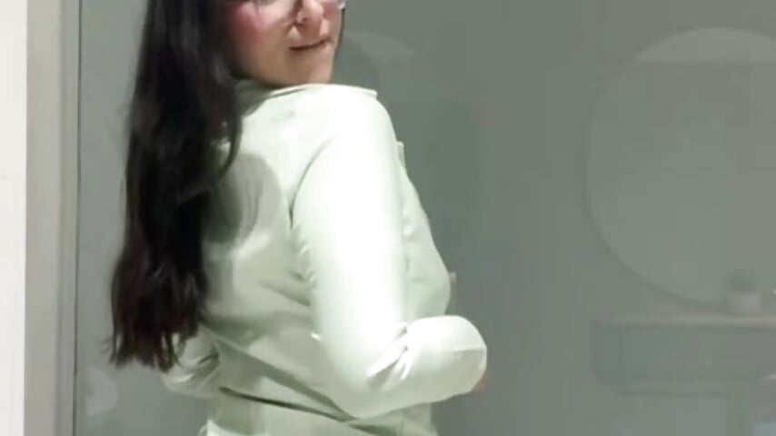 in my makeup room－カメラキャストのMiaMillers1の動画