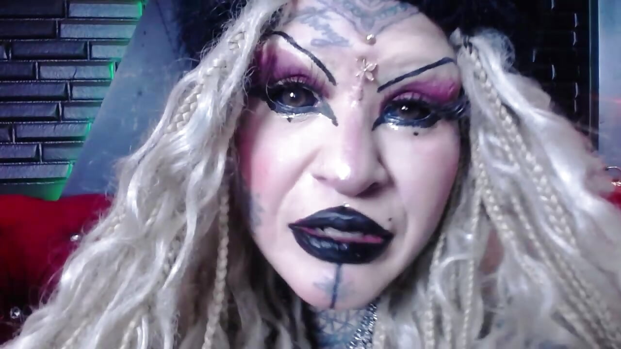 HUMILIATION SHOW - I'LL SPIT ON YOU, DAMN IT - Vídeo de Venus_Rock, modelo de vídeos