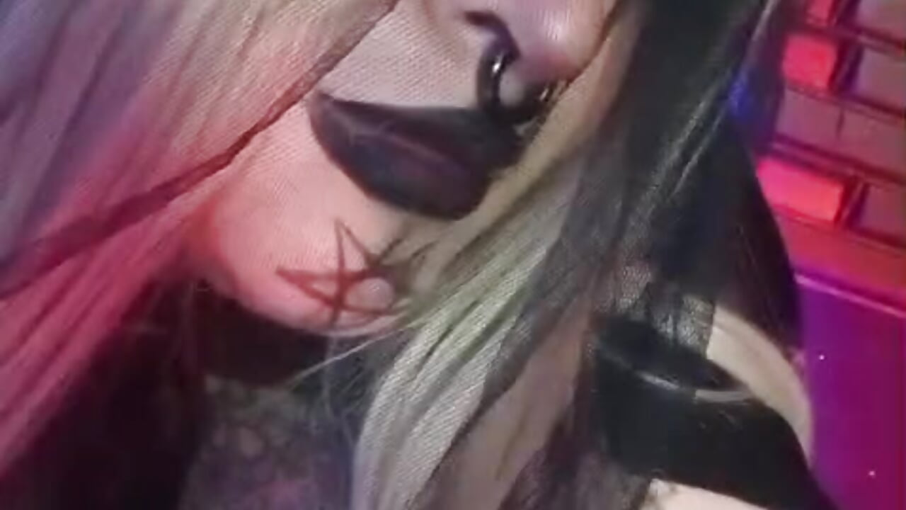 in this dark and harsh world I have control – видео вебкам-модели Venus_Rock
