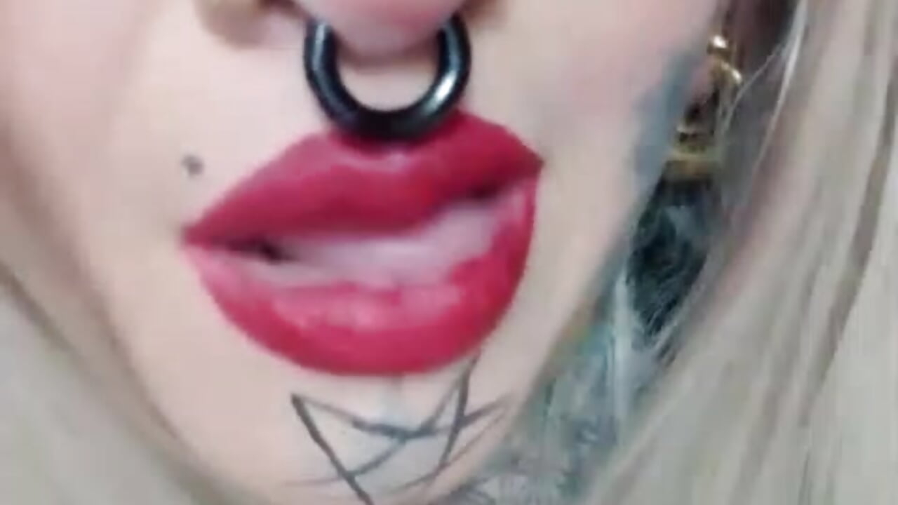 My tongue running over your body while my tits bounce on your penis - vídeo de la modelo de cam Venus_Rock