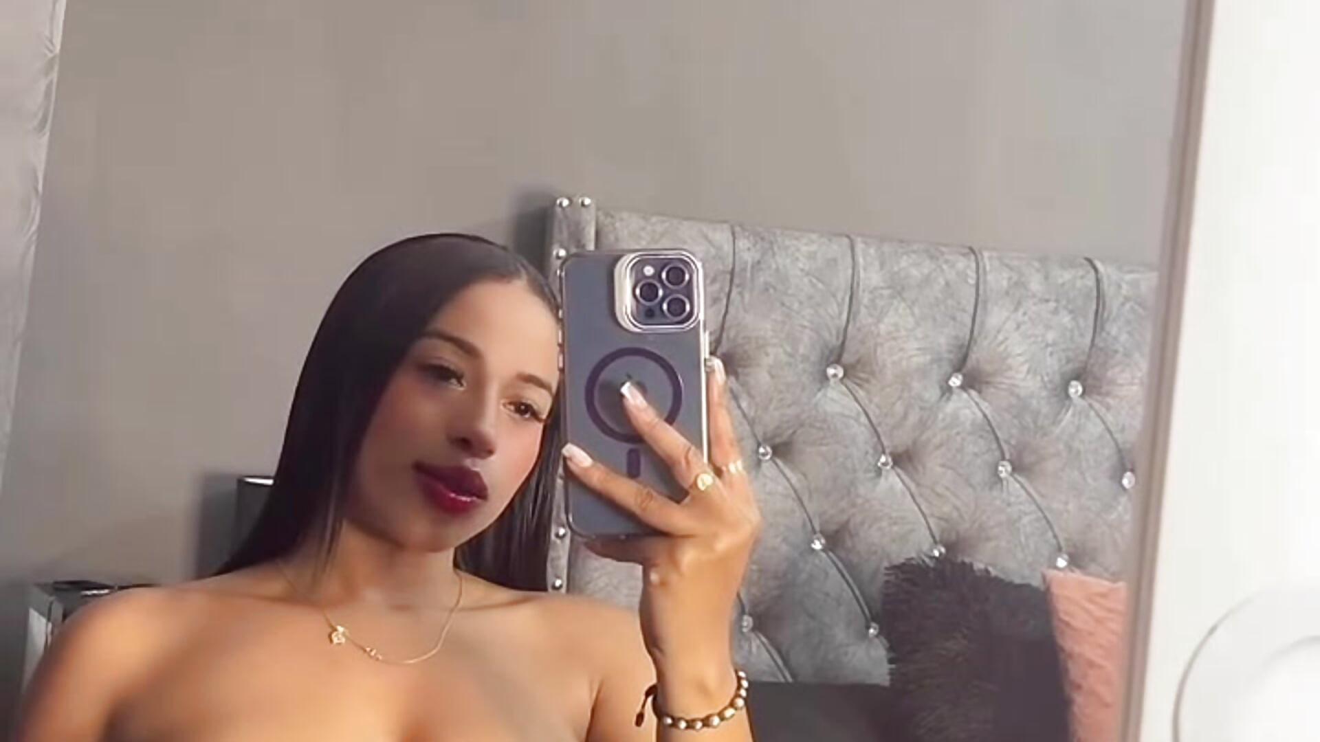 🖤🖤 - فيديو من sofii_escobar موديل الكام