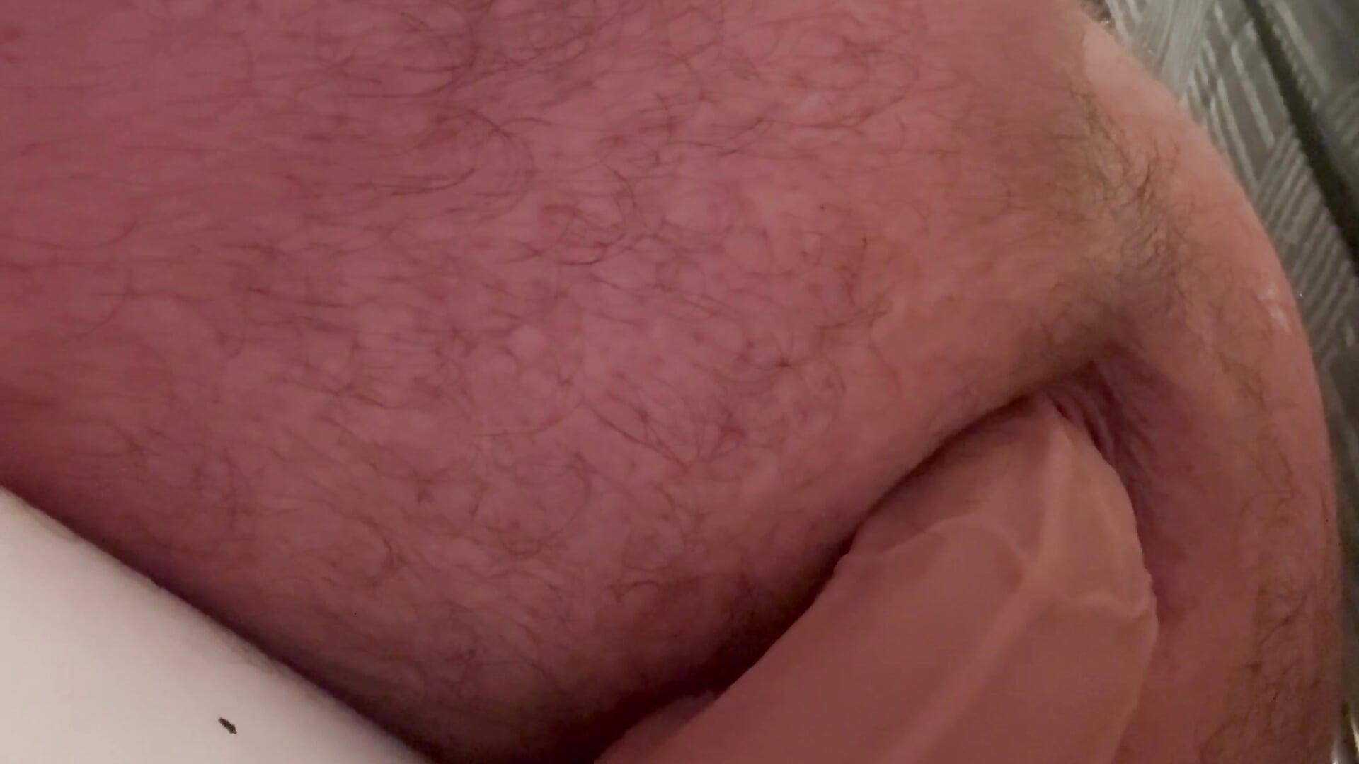 Up the a hole - video by Smokeyboy8513 cam model