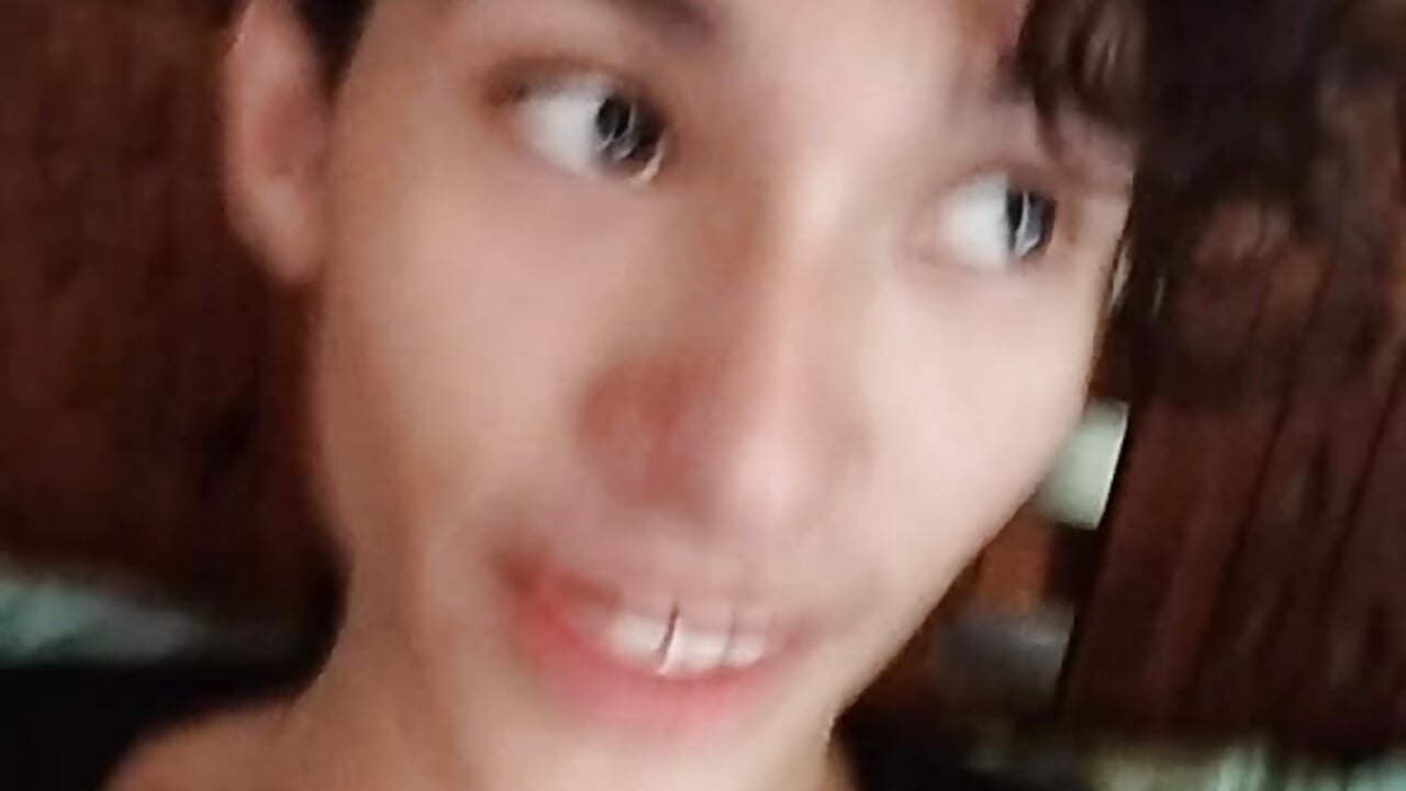 Heeyyy I'll be on a different shift today. See you in 8 hours. - Chipi_tay主播的视频