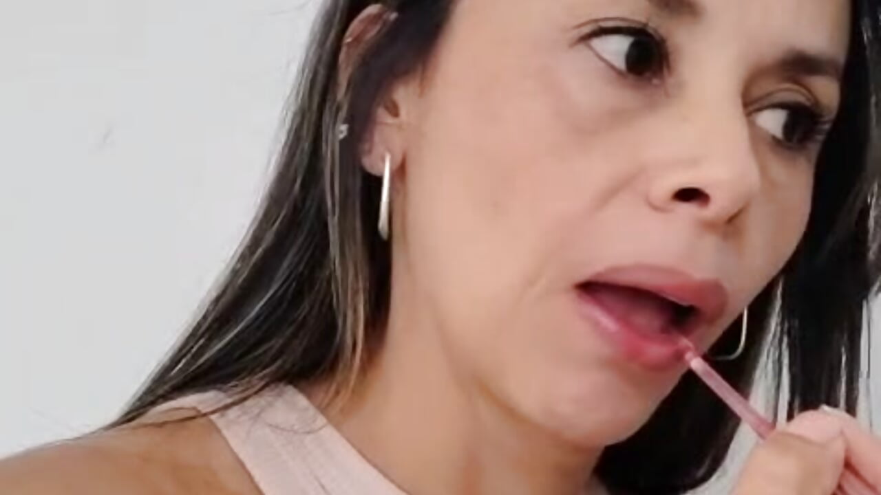 💋kiss - video by helen_rosie cam model