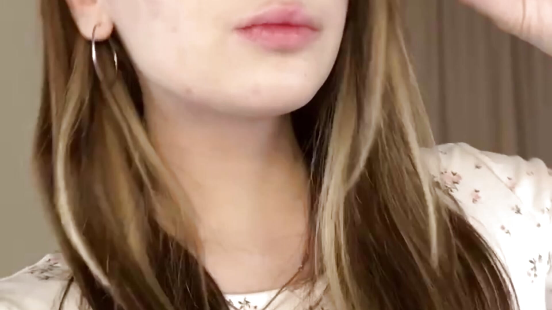 Come heeere let`s feel that vibe - video by NguyetHankey cam model