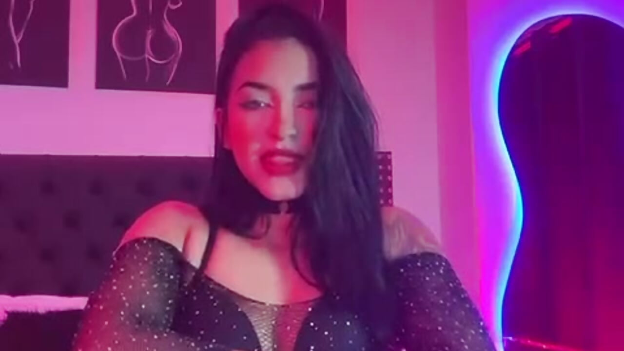 WhatsApp Video 2025-10-29 at 7,35,25 AM - فيديو من scarlet106 موديل الكام