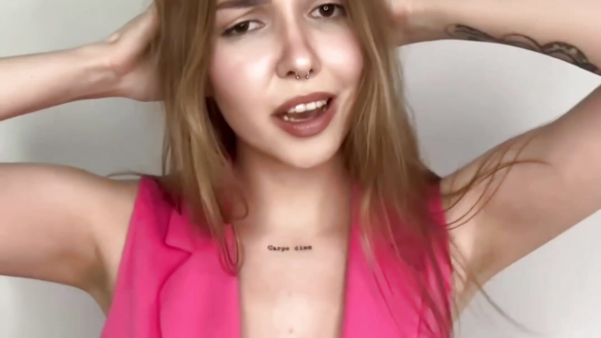 My new pink suit - video by Tonya__Thompson cam model