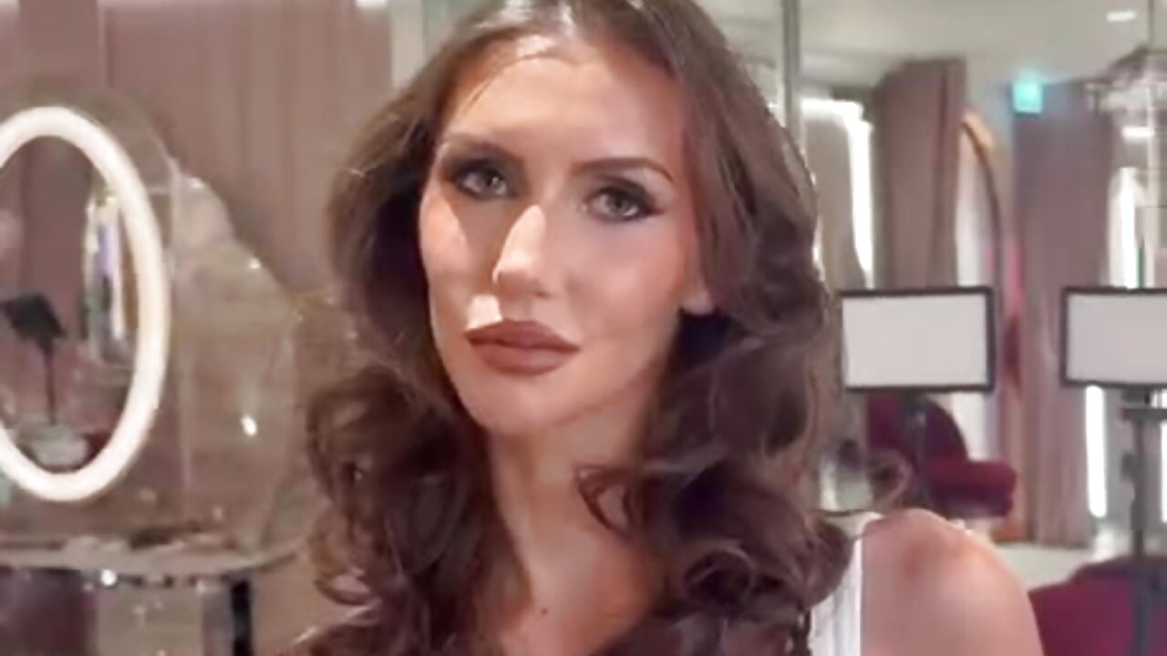 Smileee ;) - video by MilaRenee cam model