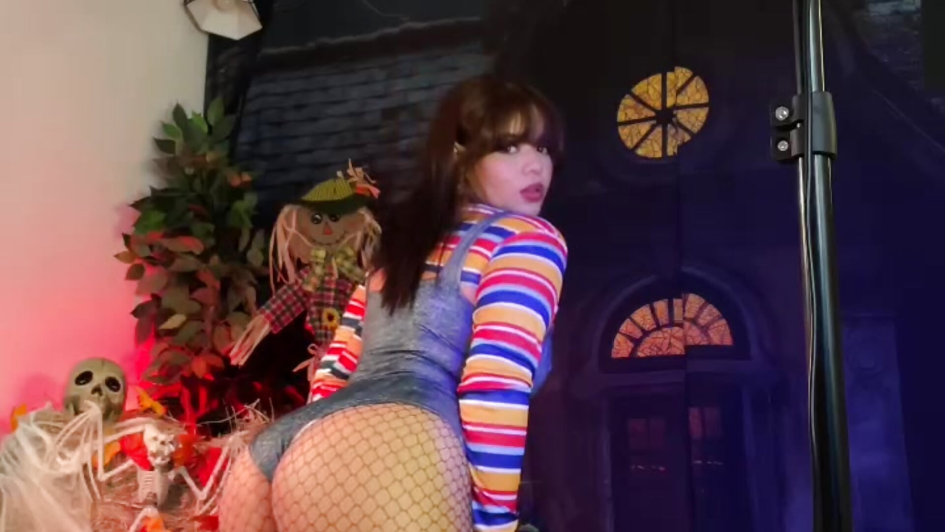 WhatsApp Video 2025-10-14 at 7,15,52 PM - vidéo du modèle de showcams NikaVelvet1