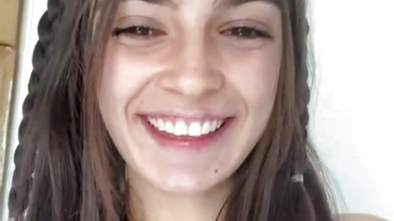 Sweetness in 3…2…1… 😍💖 - video oleh Lea_Deluc kamera model