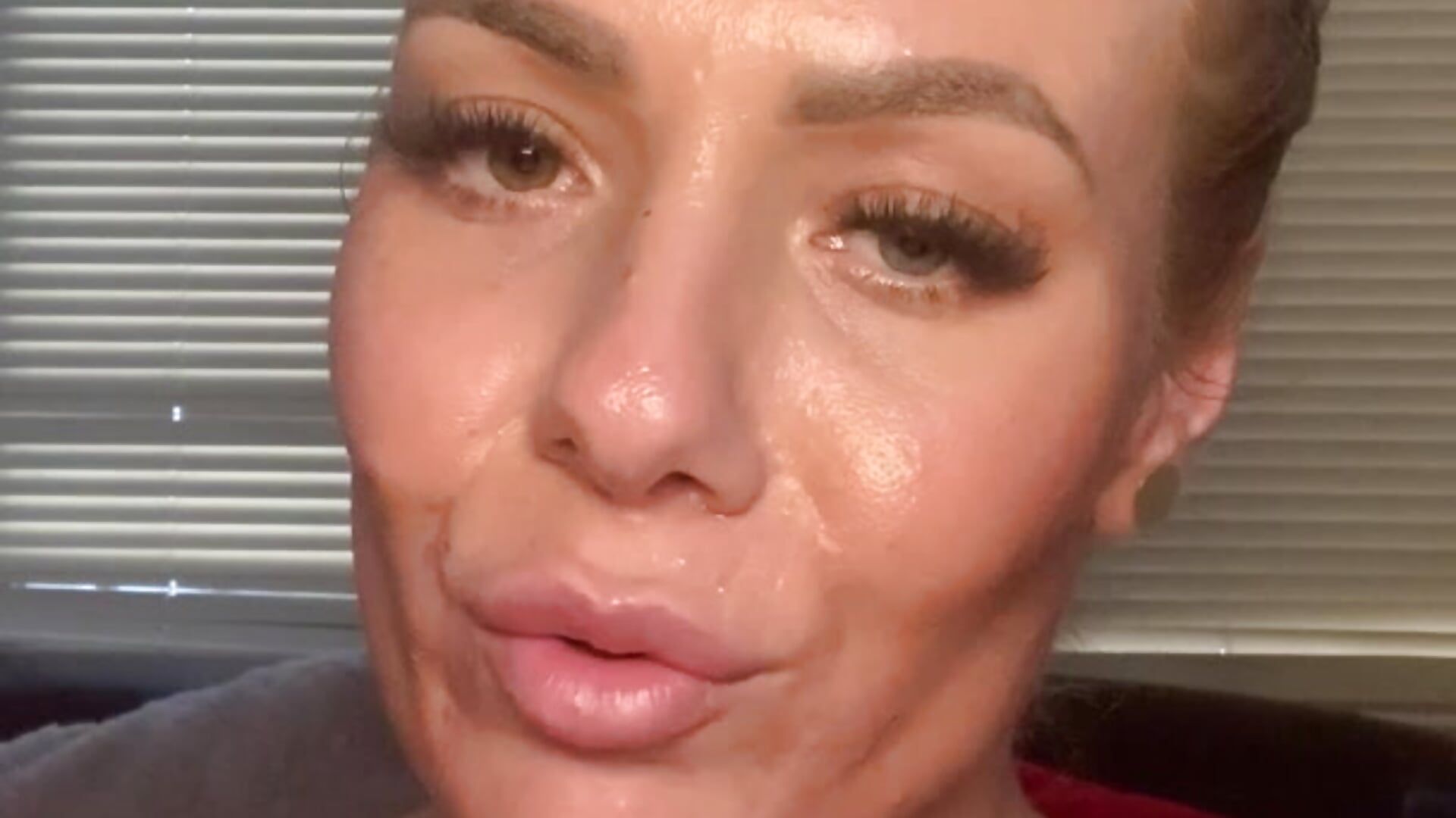 SMOKE & SWEATY 🥵 - copy 1 Sep 22:36