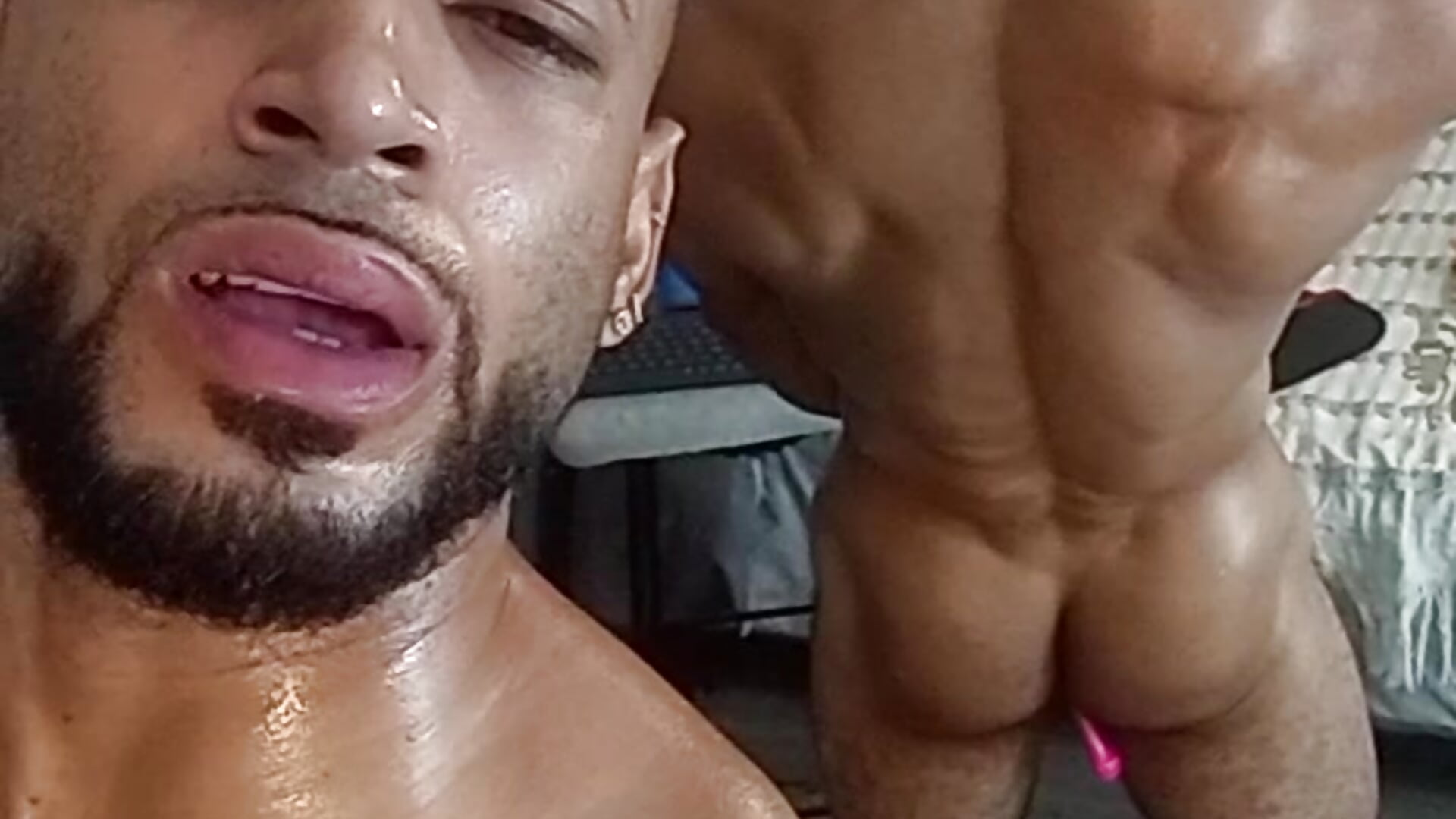 21686 - vidéo du modèle de showcams emilio_brandon